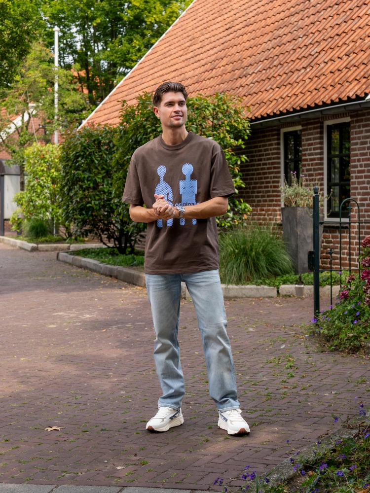 TNO 2 FIGURES TEE ACID BROWN